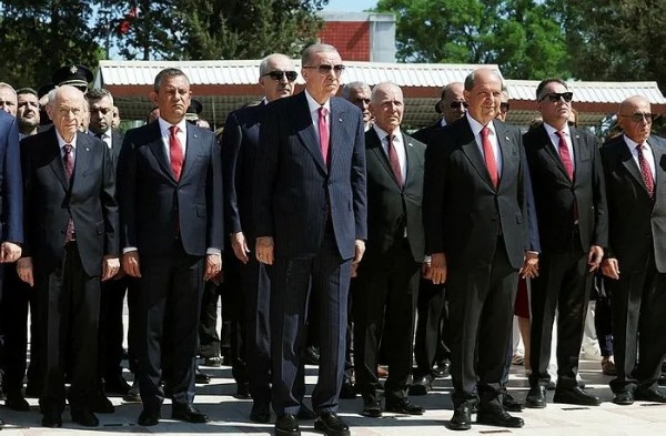 KKTC'de tarihi tören! Cumhurbaşkanı Erdoğan: Yine tek yüreğiz tek bileğiz
